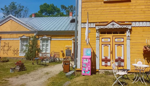 Roosa rändkast