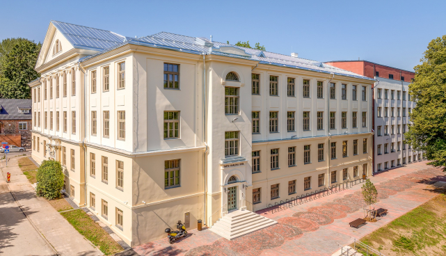 Uuenenud õppehoone