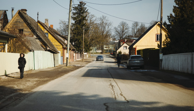 Paju tänava Jaama tänava poolne lõik on seni kõnniteedeta