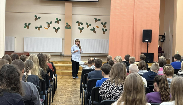 Luup 2024, Grethe Rõõm esinemas Ilmatsalu põhikoolis.
