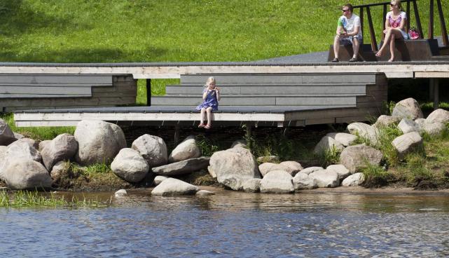 Terrass Emajõe ääres