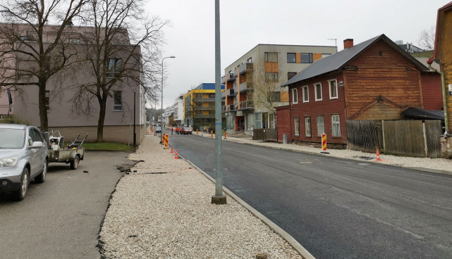 Raatuse tänava sulgemine pikeneb 14. maini