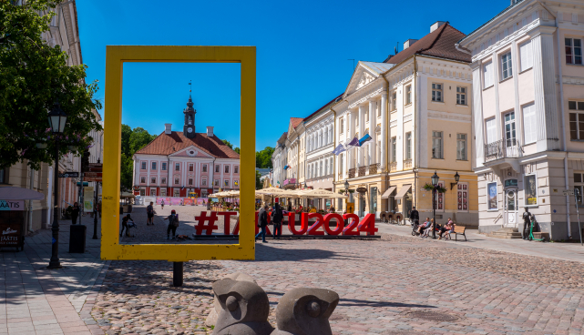 Kollane aken ehtis Tartu kesklinna ligi 10 aastat
