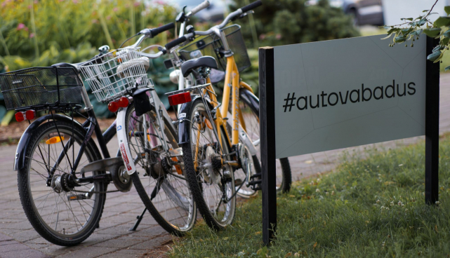 Jalgrattad Autovabaduse puiesteel