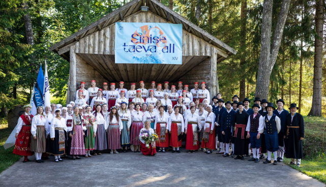 14. dirigent Triin Kochi kooride laulupäeval Võrumaal, Sulbi laululaval