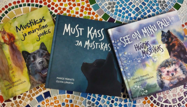 Kolm mustika lugu koos