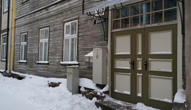 restaureeritud uks Kooli 40