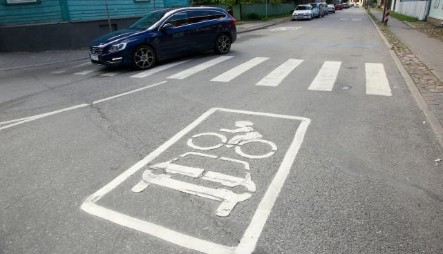 Road surface markings