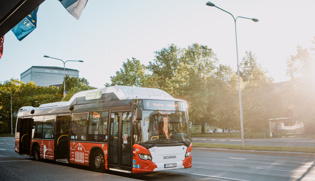 Tartu linnaliinibuss peatuses