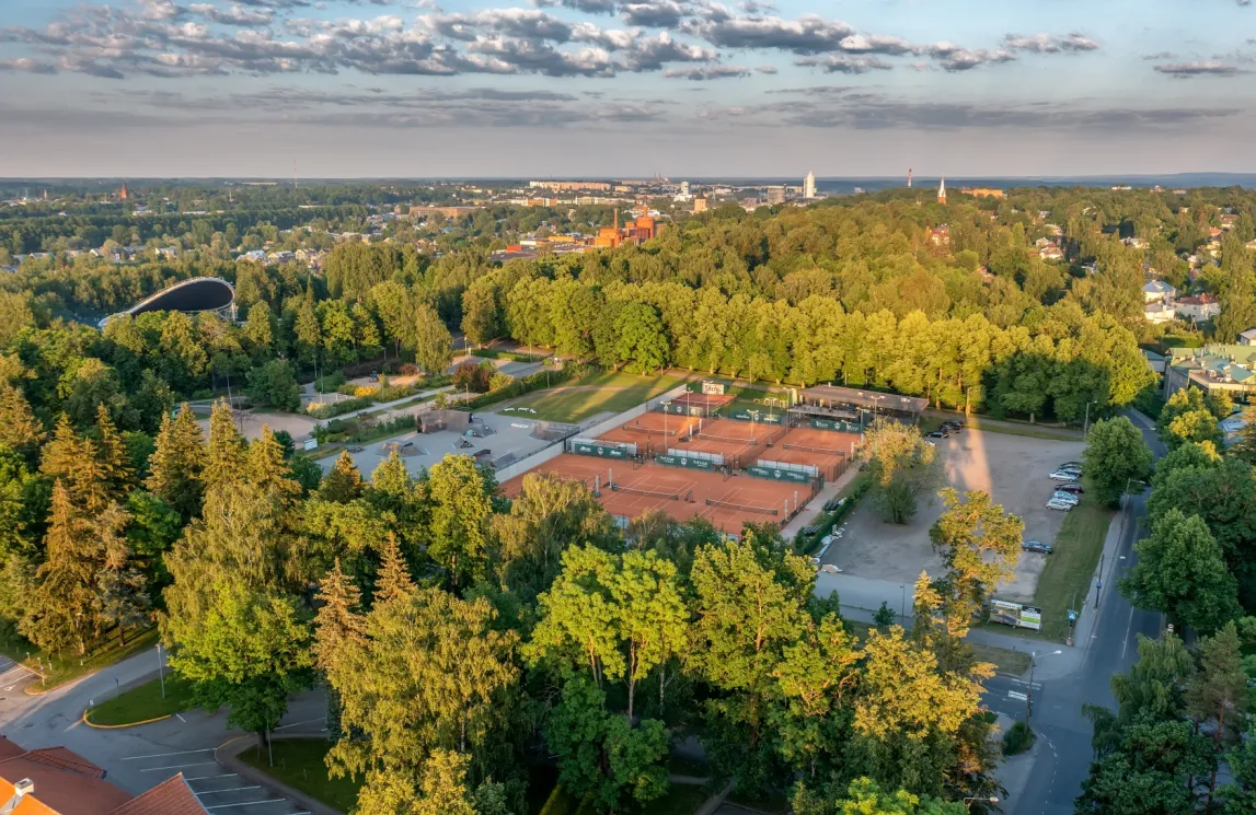 Kreutzwaldi–Tuglase ristmik